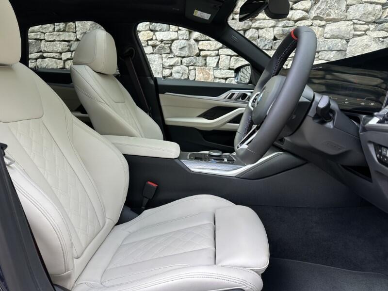 BMW i4 view 11