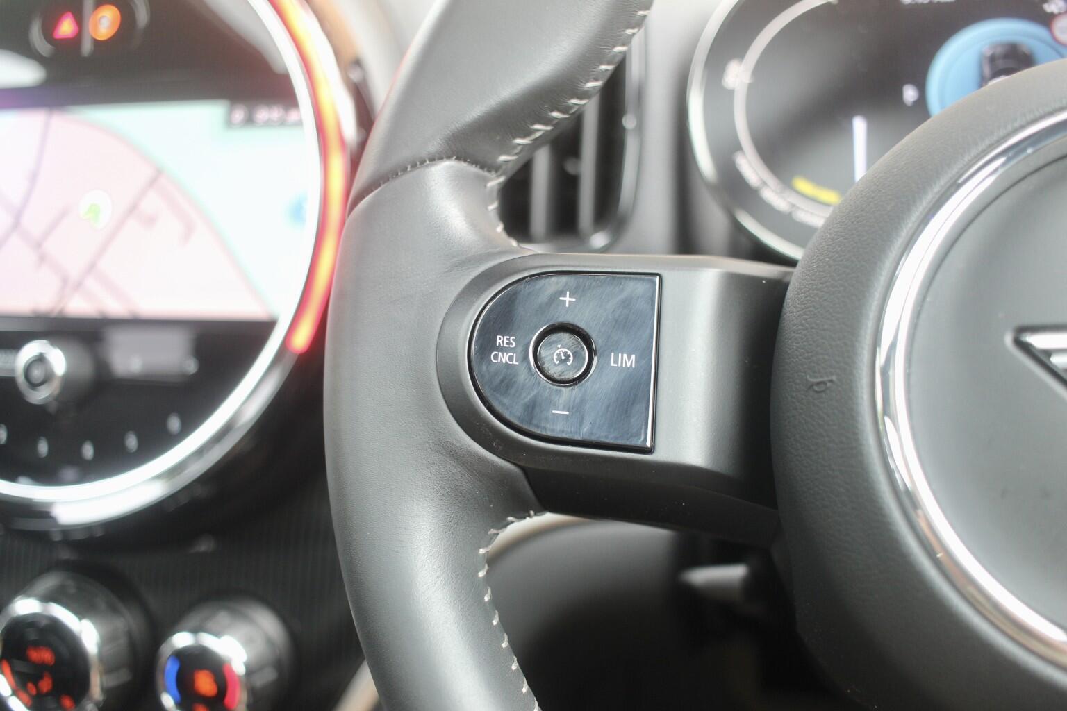 Mini Countryman view 24