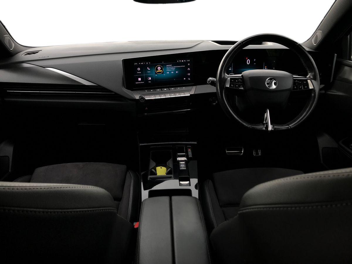 Vauxhall Astra view 4