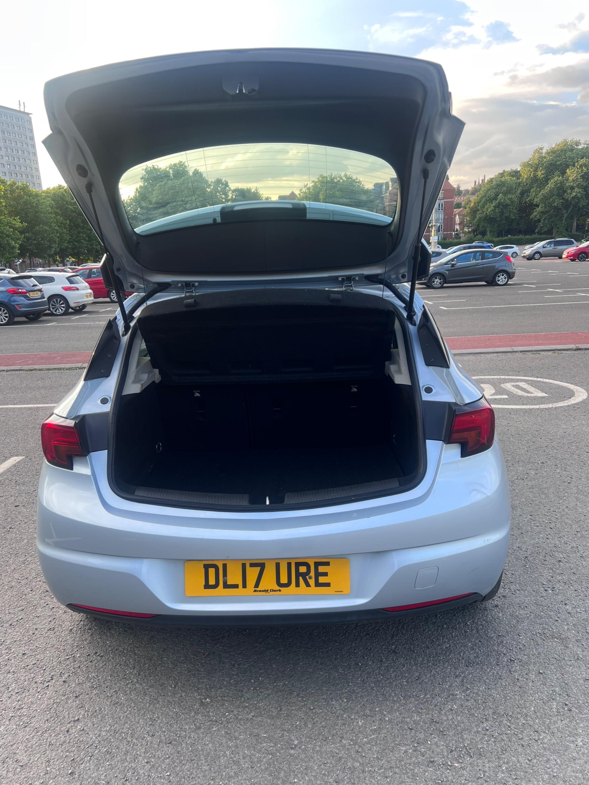 2017 Vauxhall Astra 1.4i Design Euro 6 5dr • 48,900 miles image 39