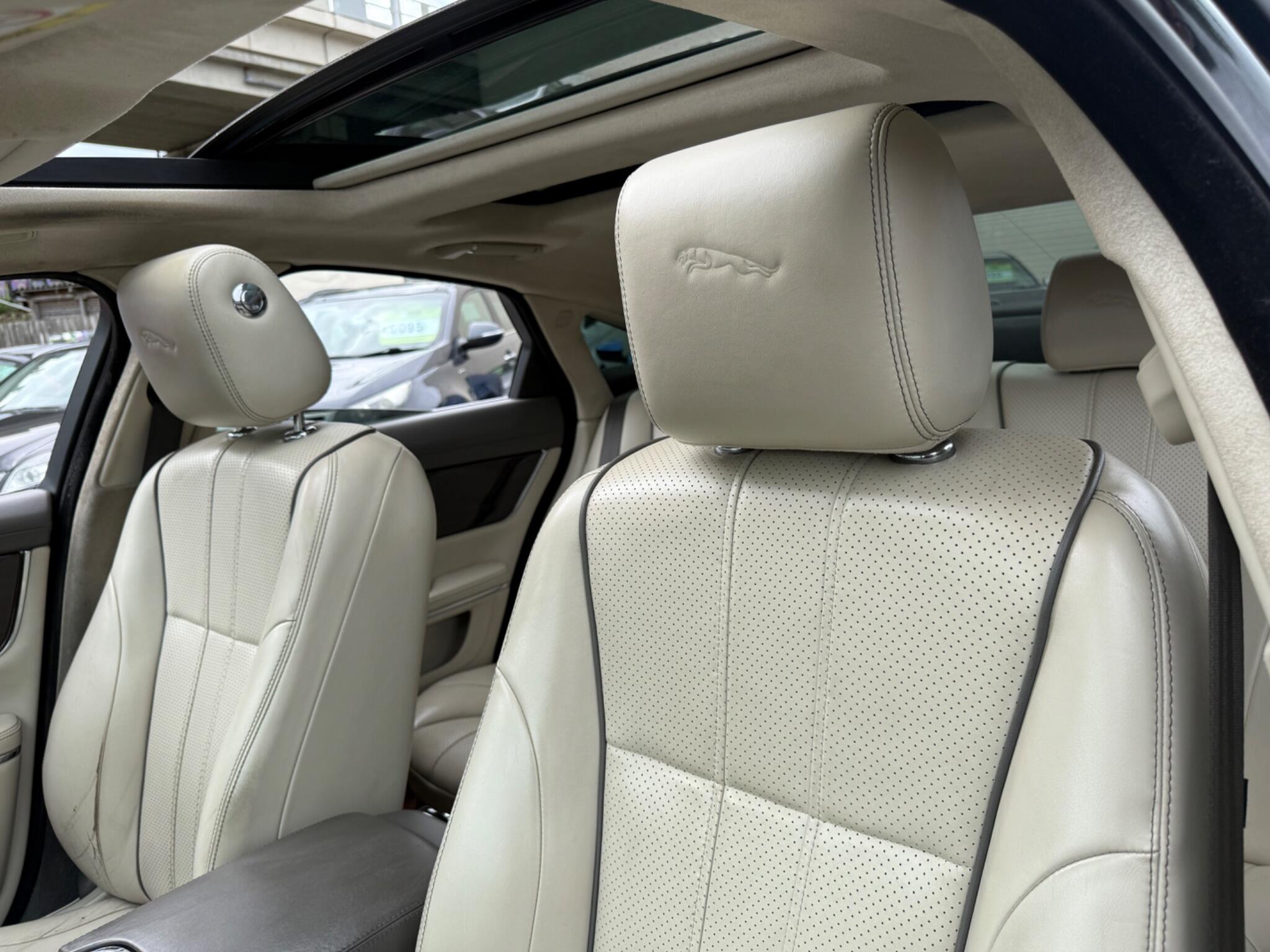 Jaguar XJ - Image 58