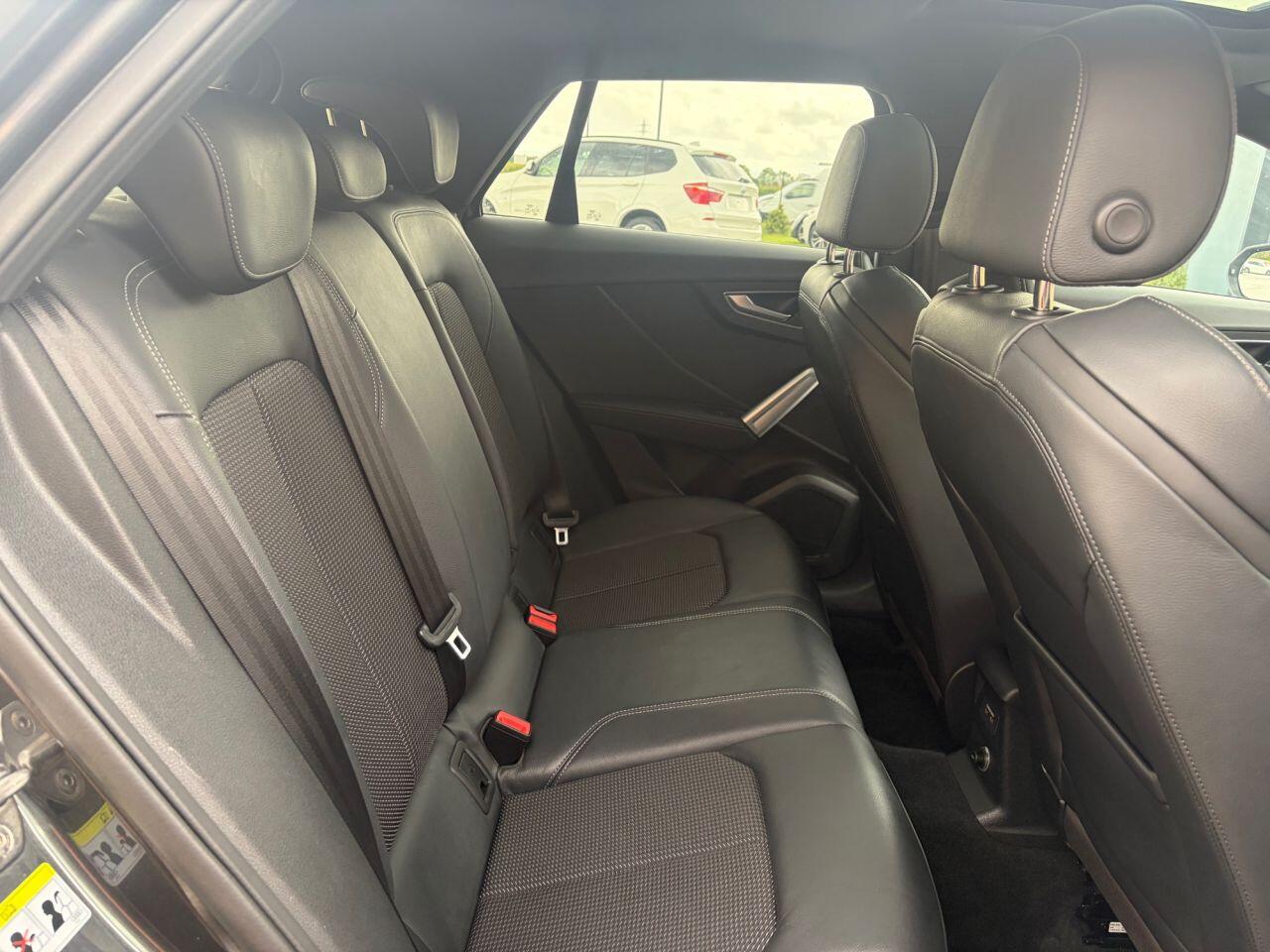 Audi SQ2 view 25