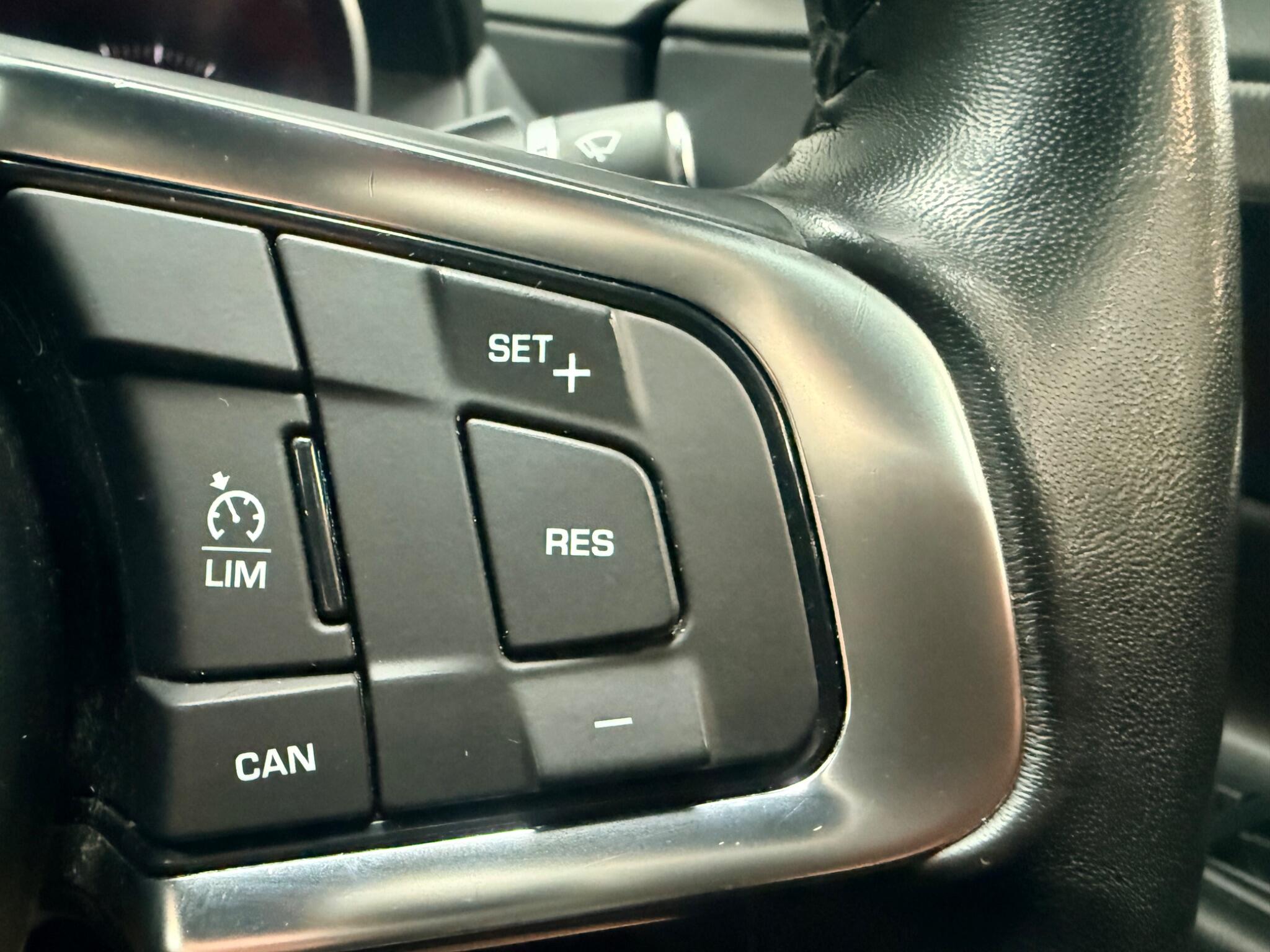 Jaguar Xe view 26