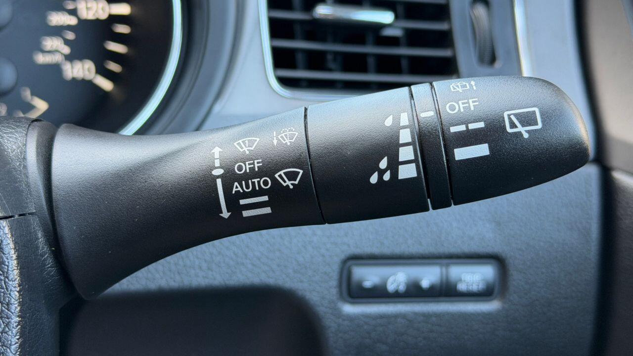 Nissan Pulsar view 29
