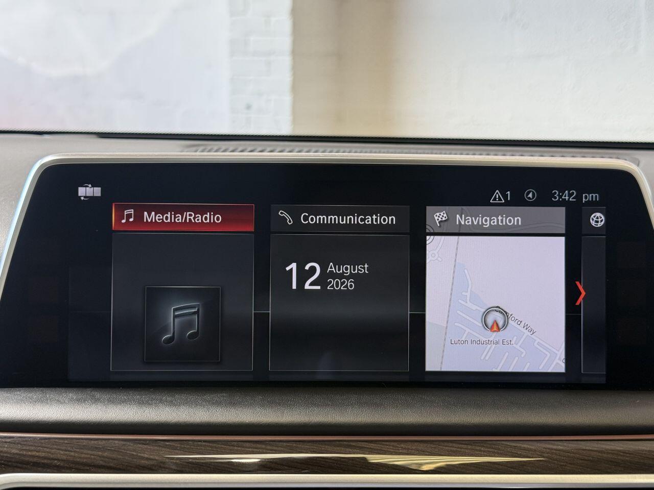 BMW 7 Series view 49