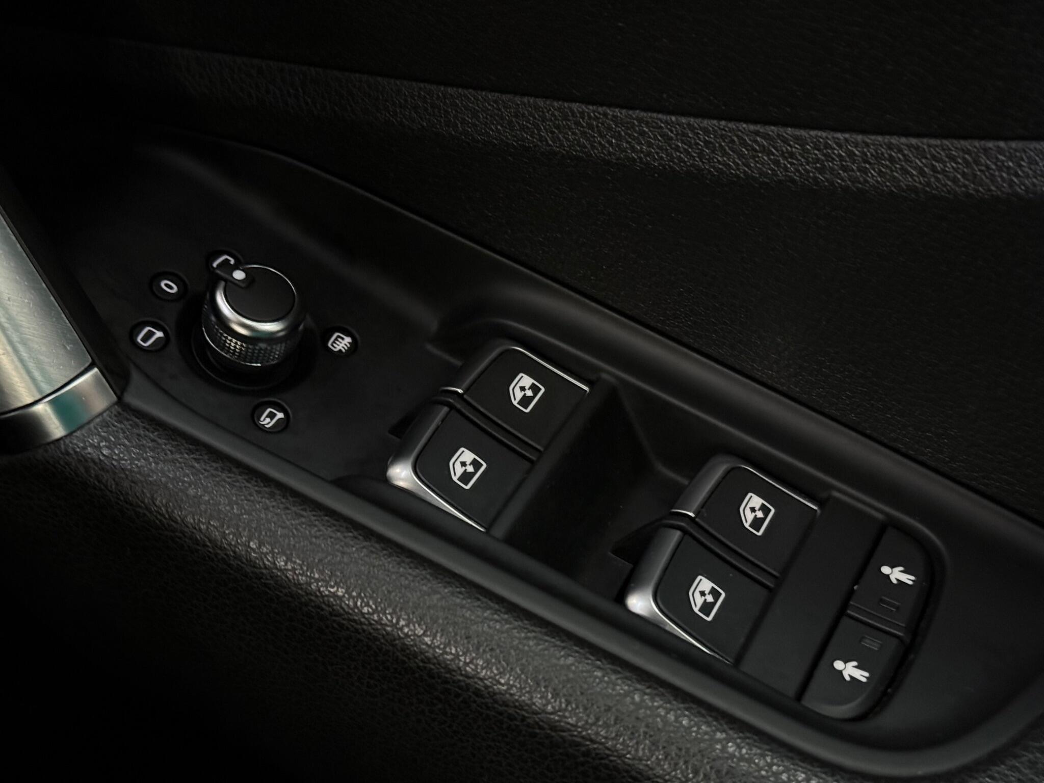 Audi Q2 view 19