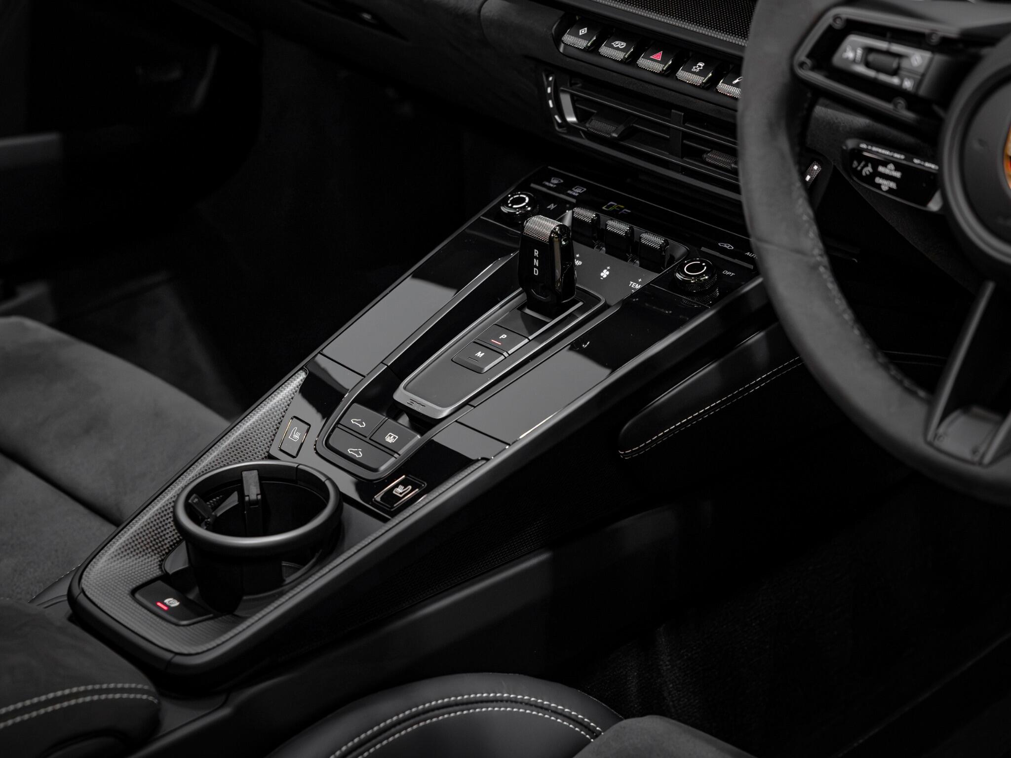 Porsche 911 view 22