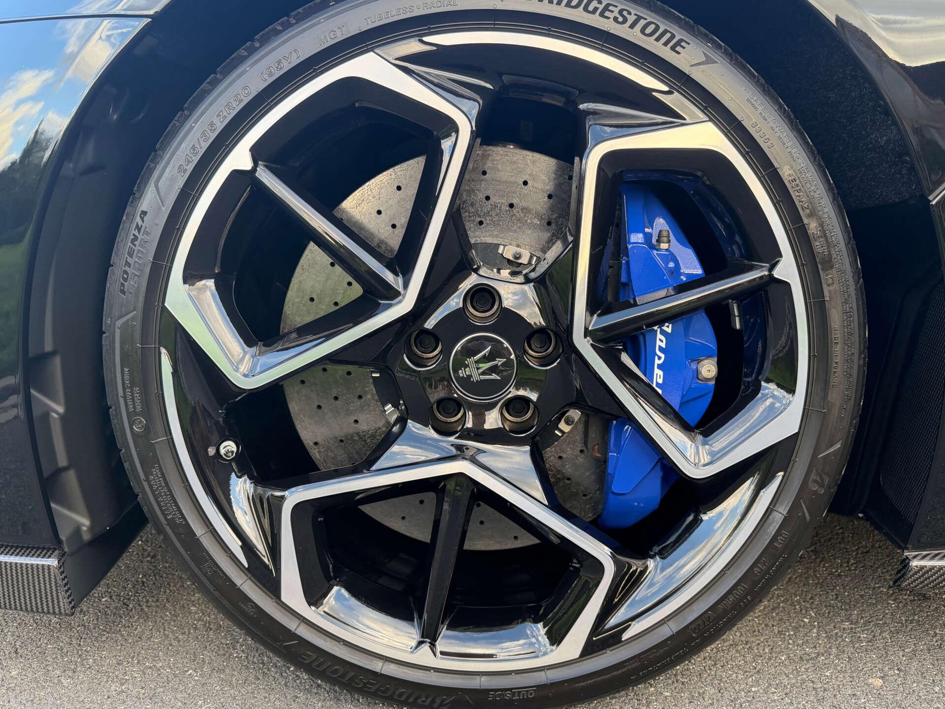 Maserati MC20 view 40