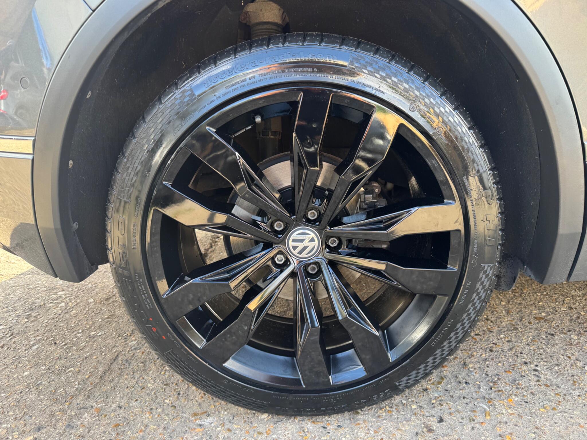 Volkswagen Tiguan view 38