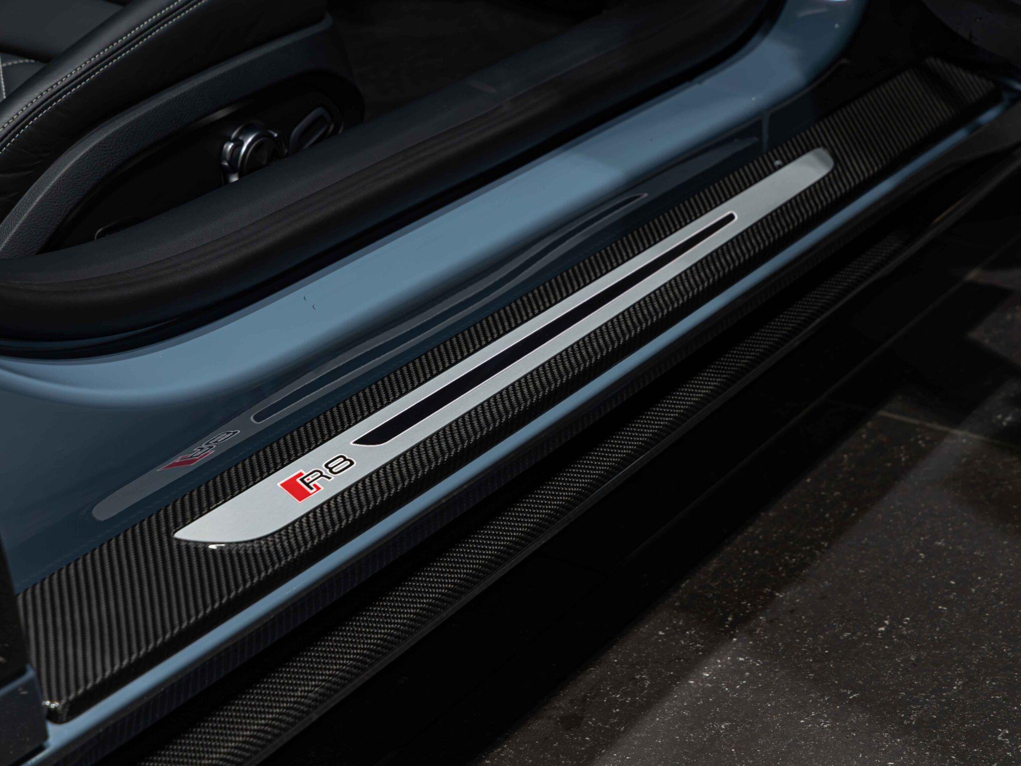 Audi R8 view 30