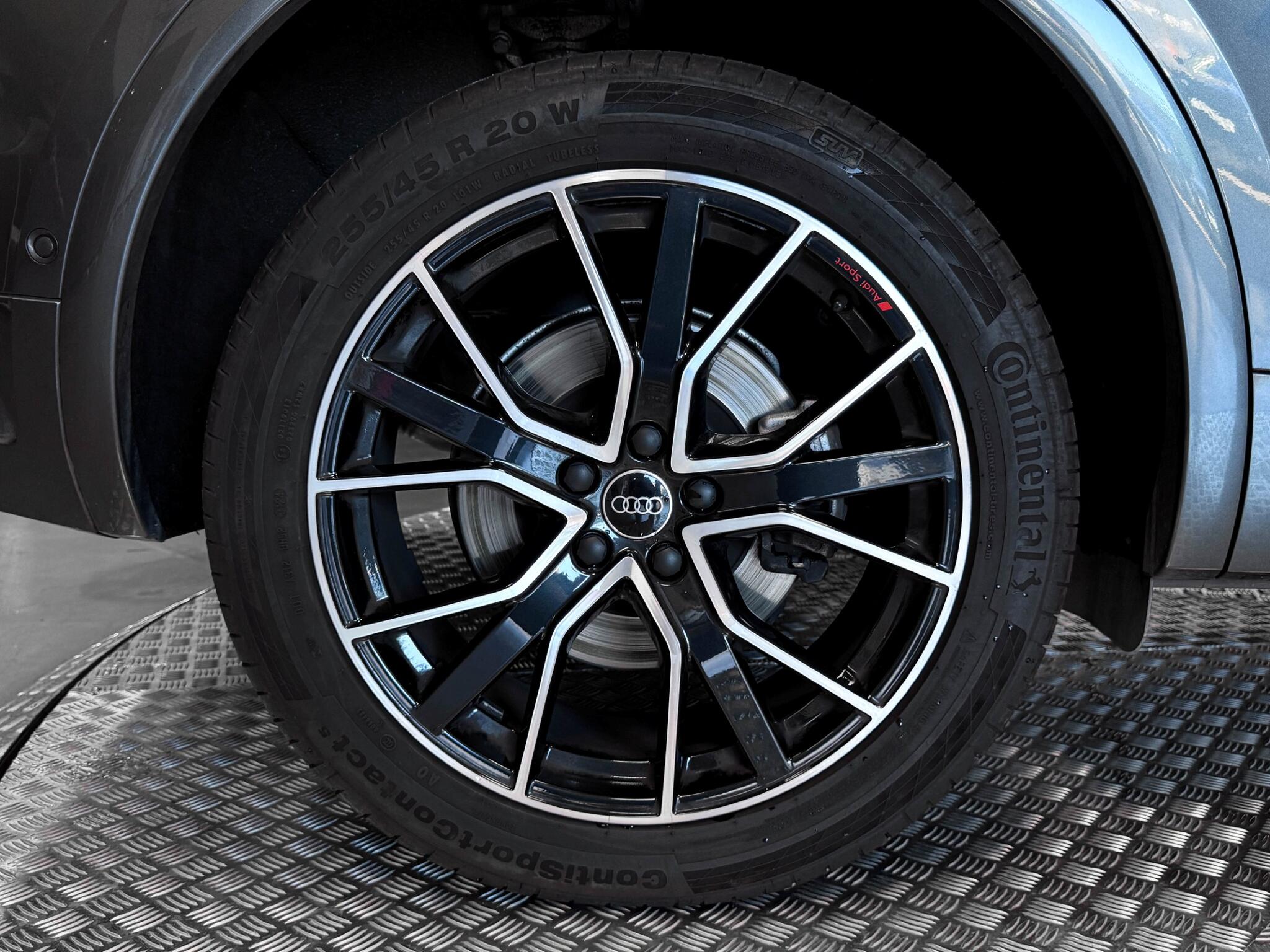 Audi Q5 view 66