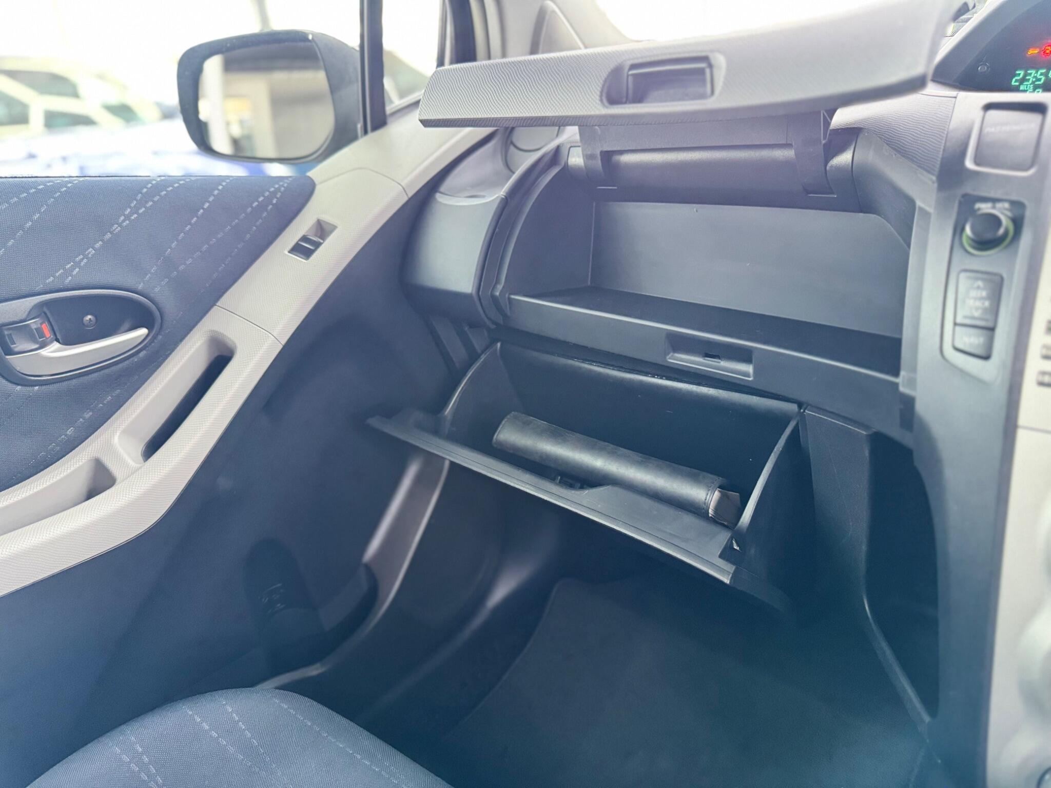 Toyota Yaris view 38