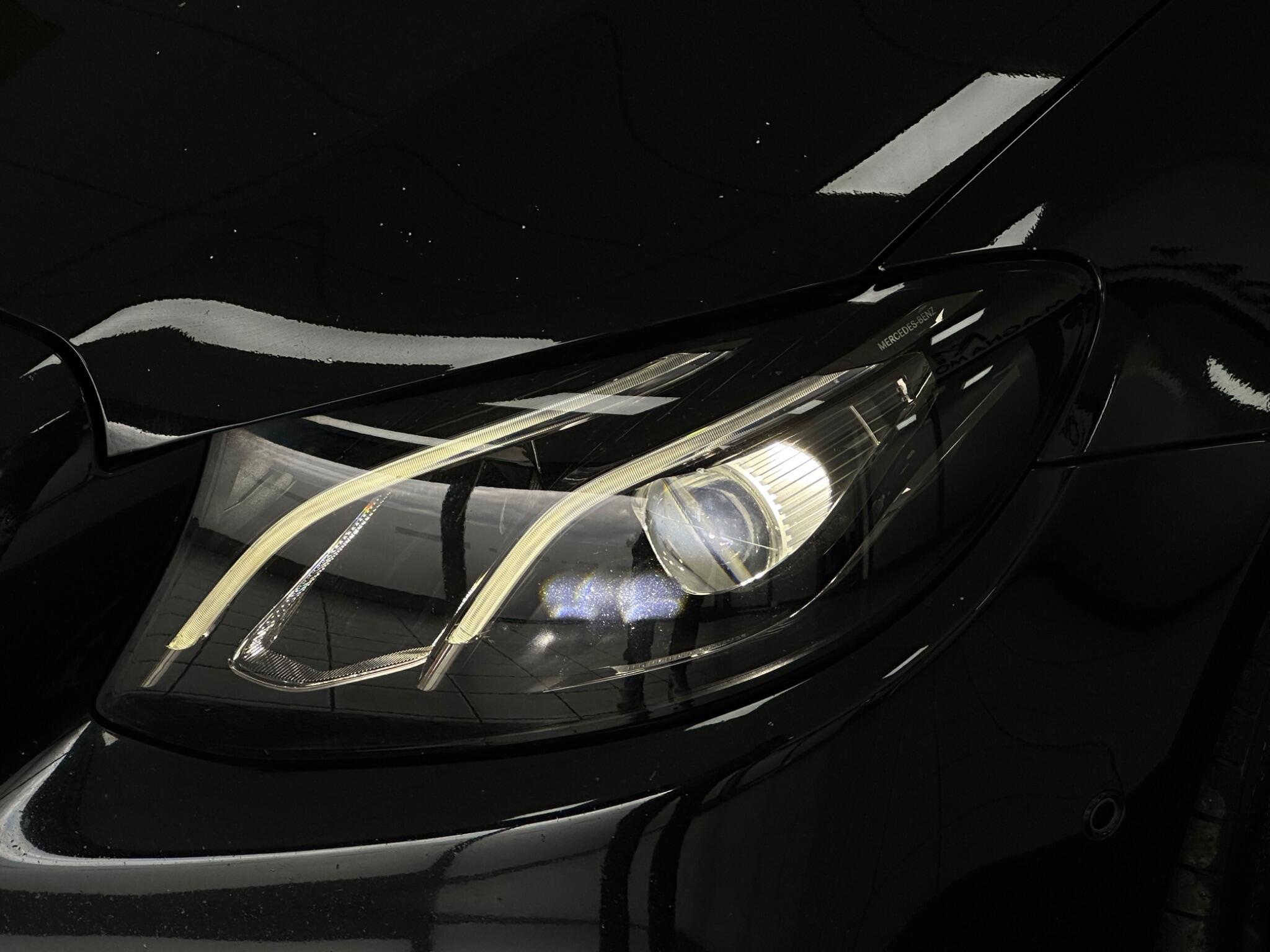 Mercedes-Benz E Class view 37