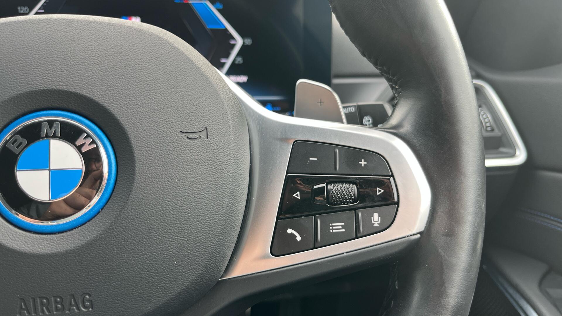 BMW 3 Series view 18