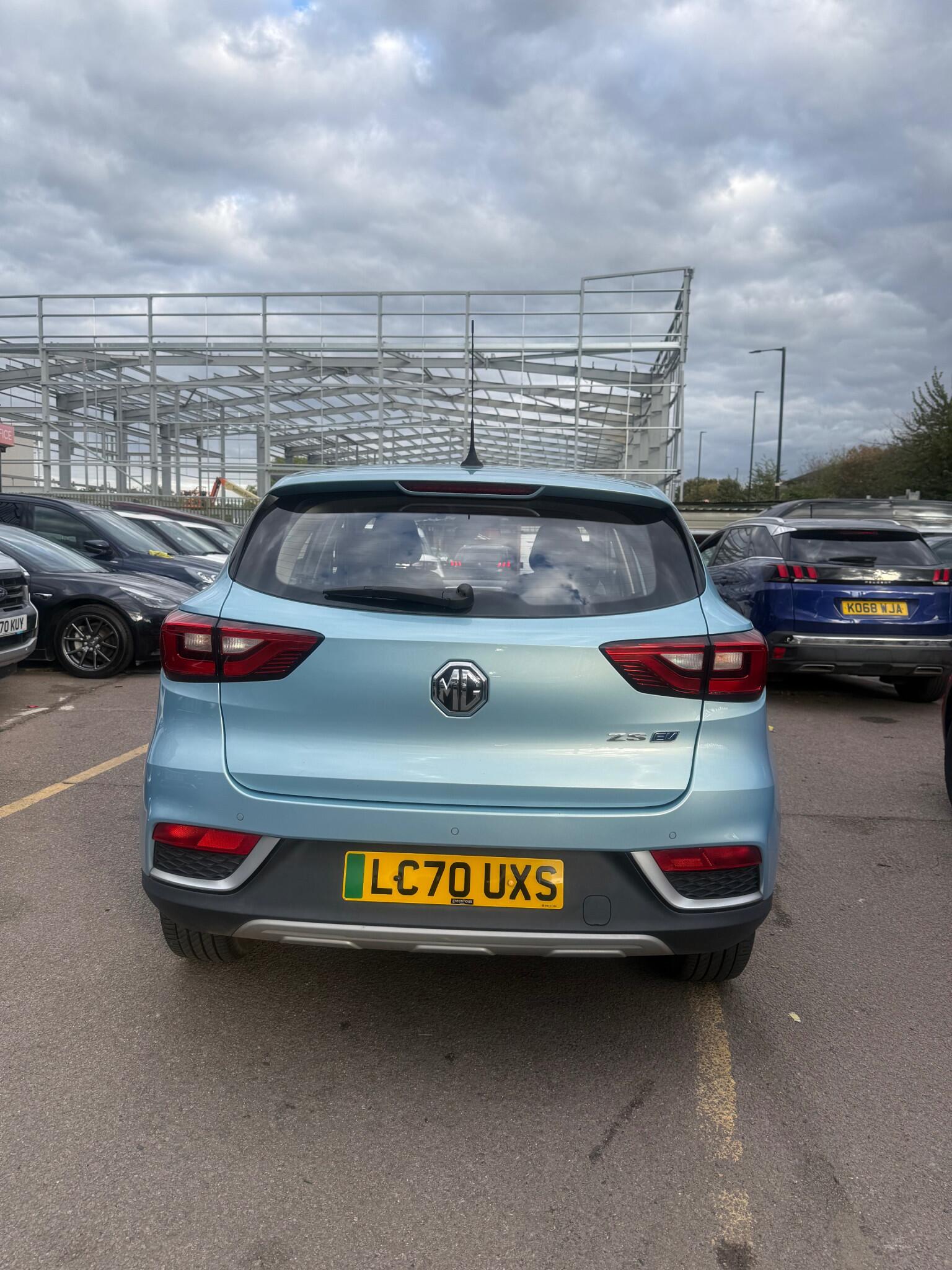 MG ZS view 4