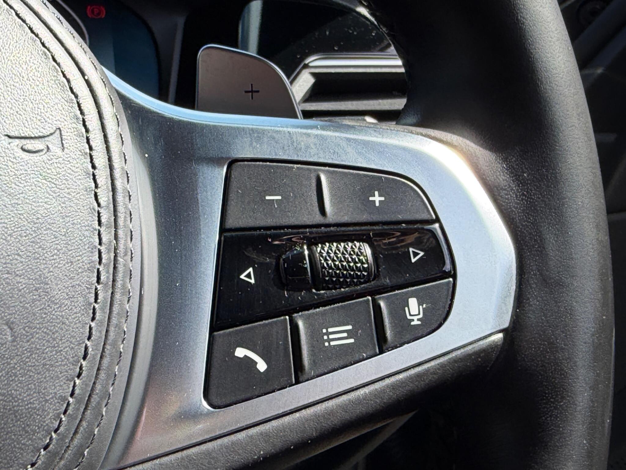 BMW 3 Series view 22