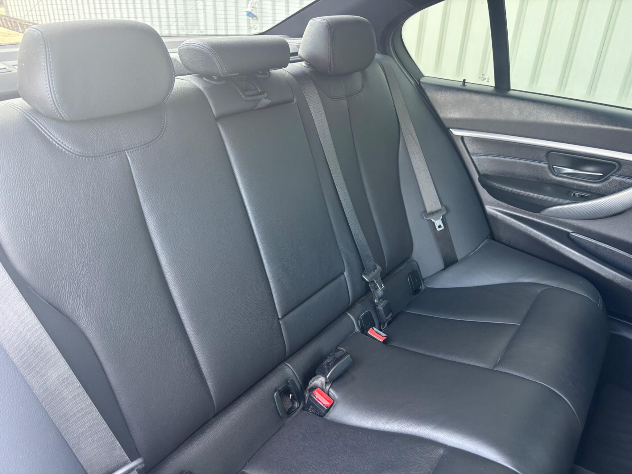 BMW 3 Series view 17