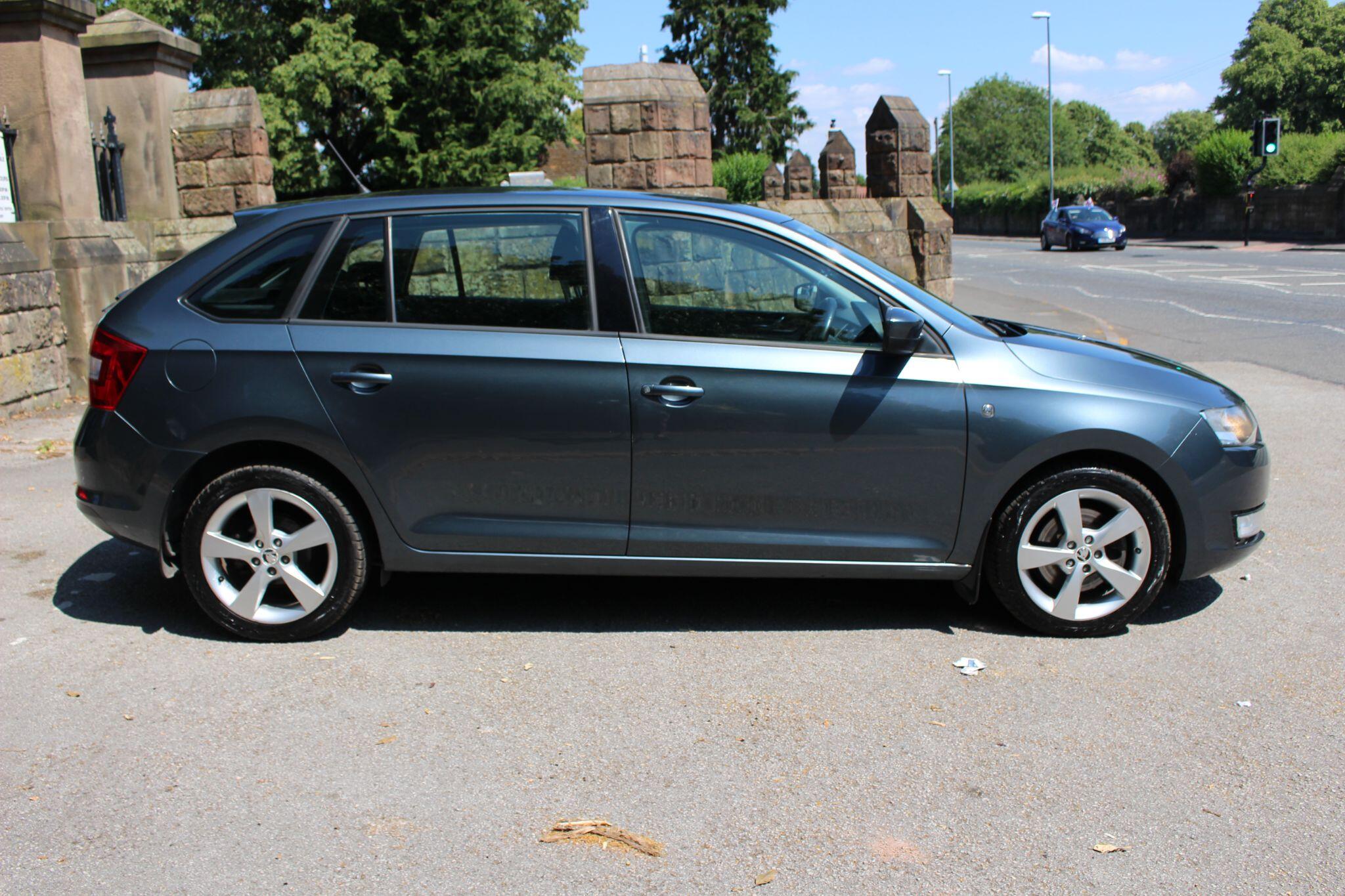 Skoda Rapid Spaceback view 2