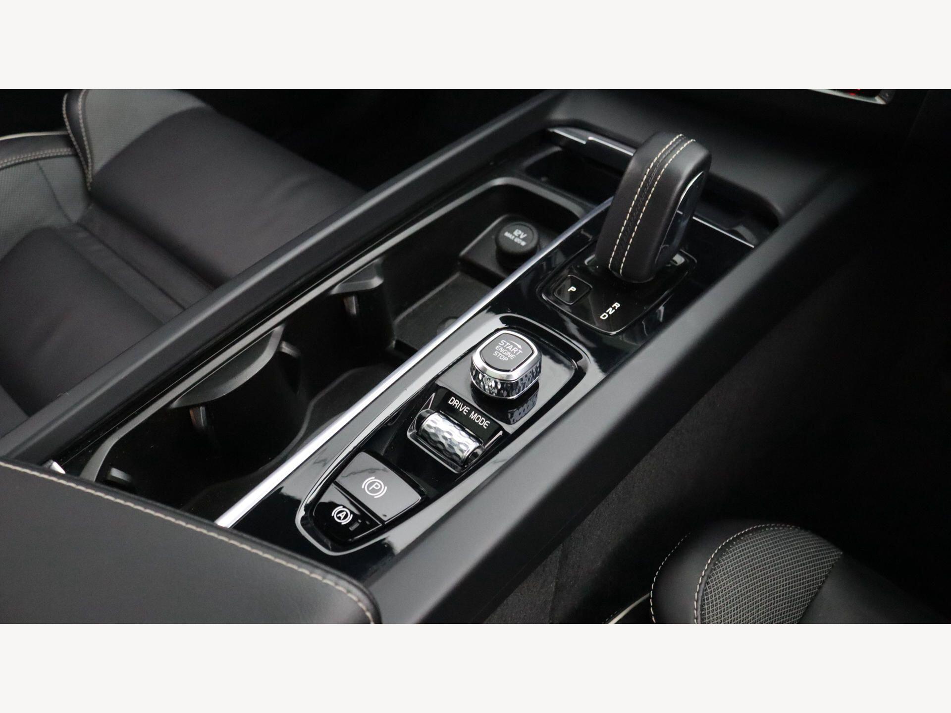 Volvo XC60 view 27