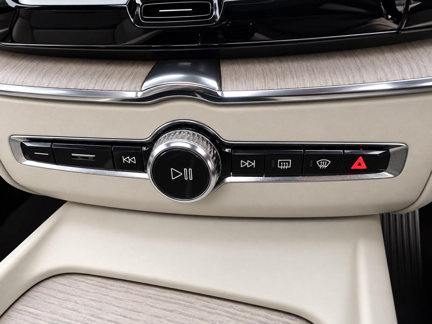 Volvo XC60 view 24