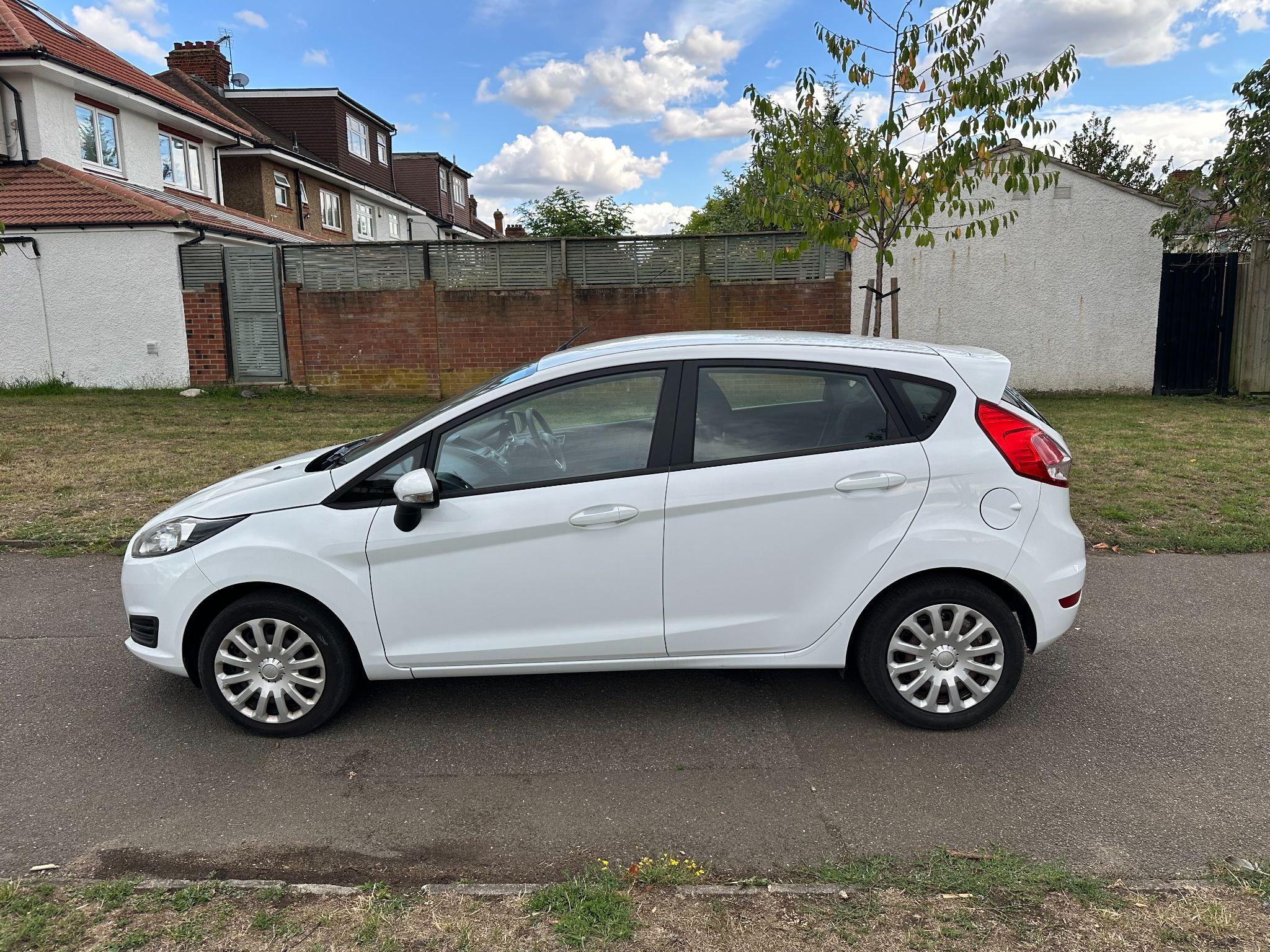 2014 Ford Fiesta image 15