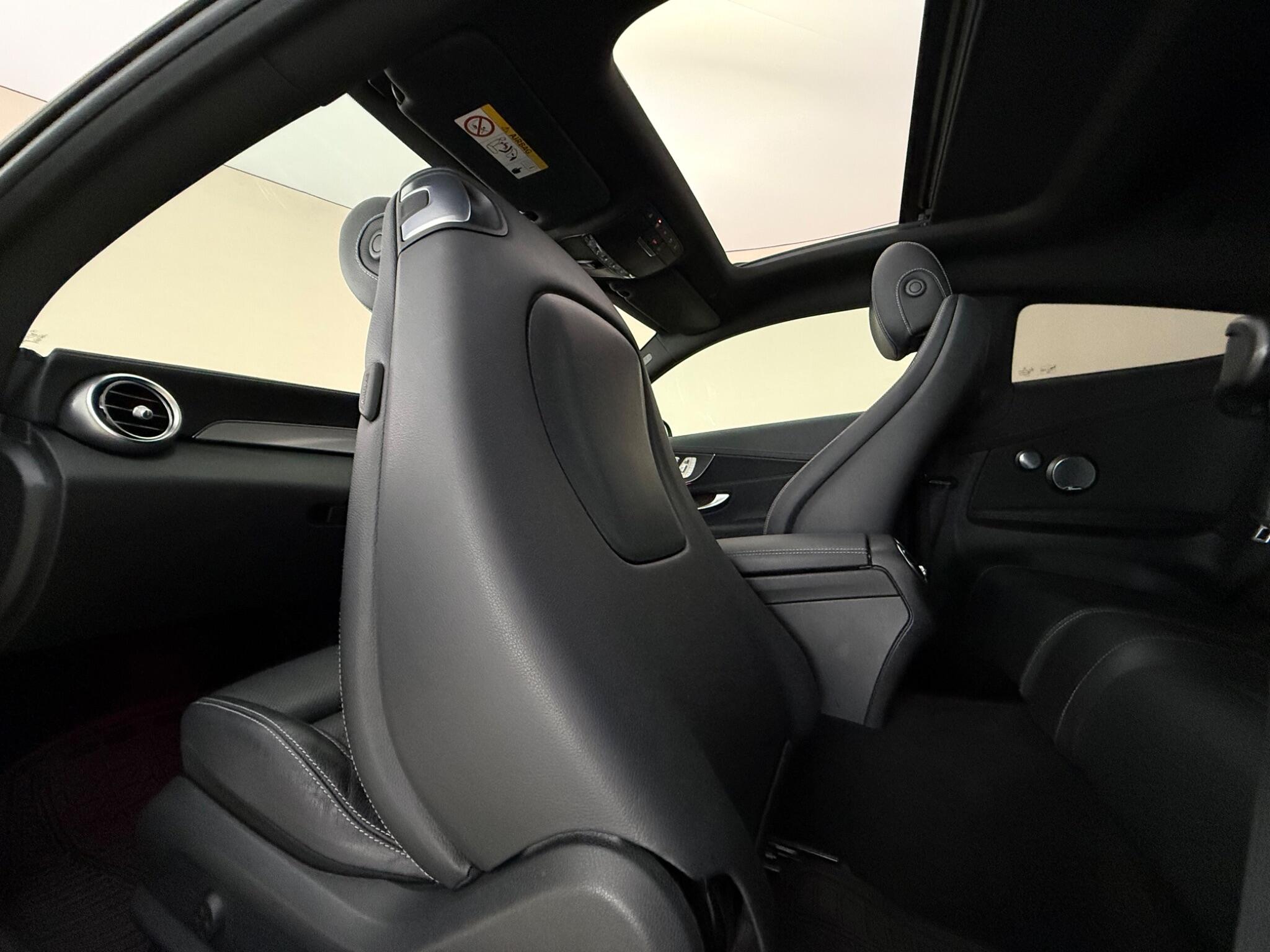 Mercedes-Benz C-Class view 38