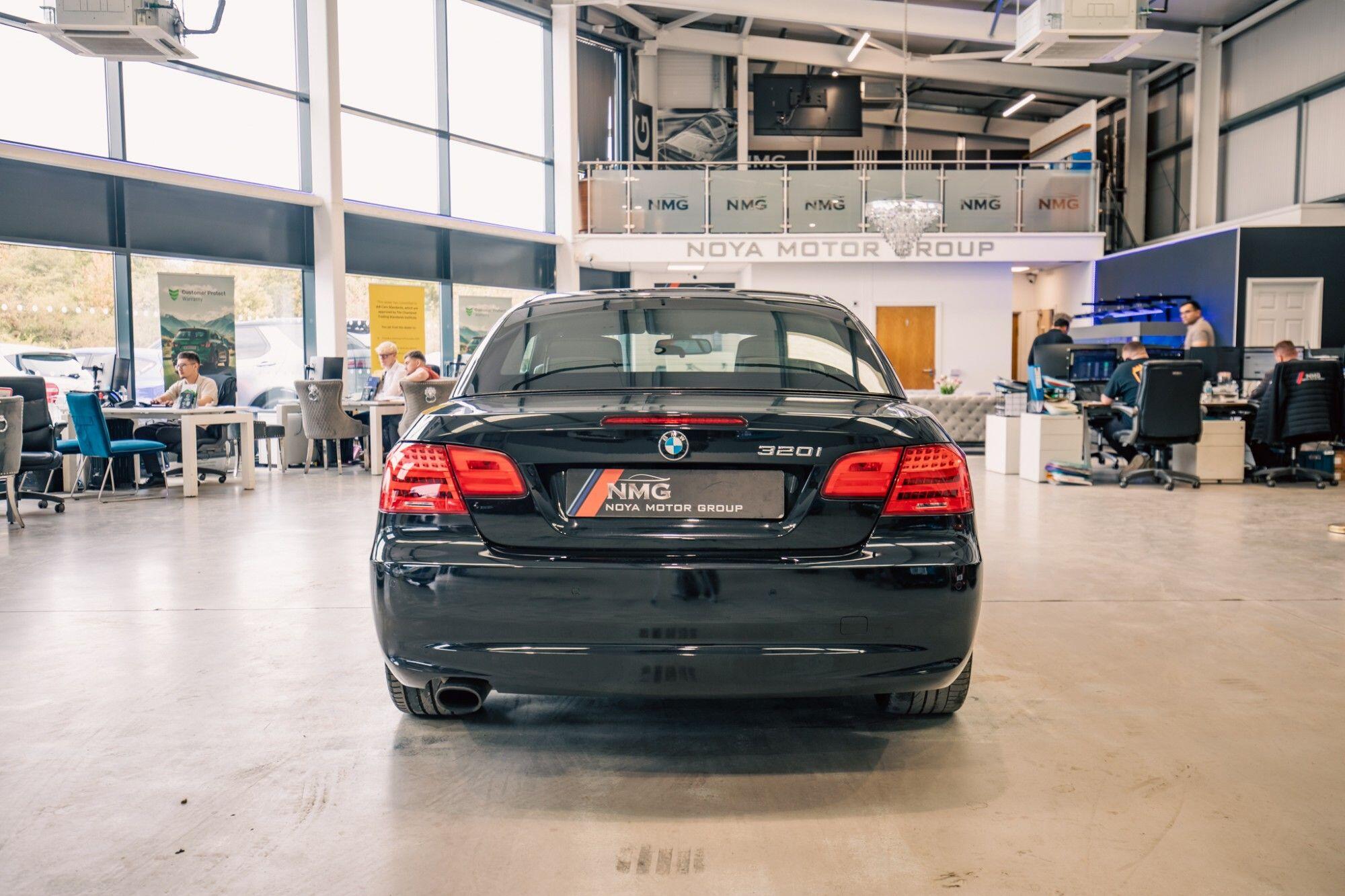 BMW 3 Series view 27
