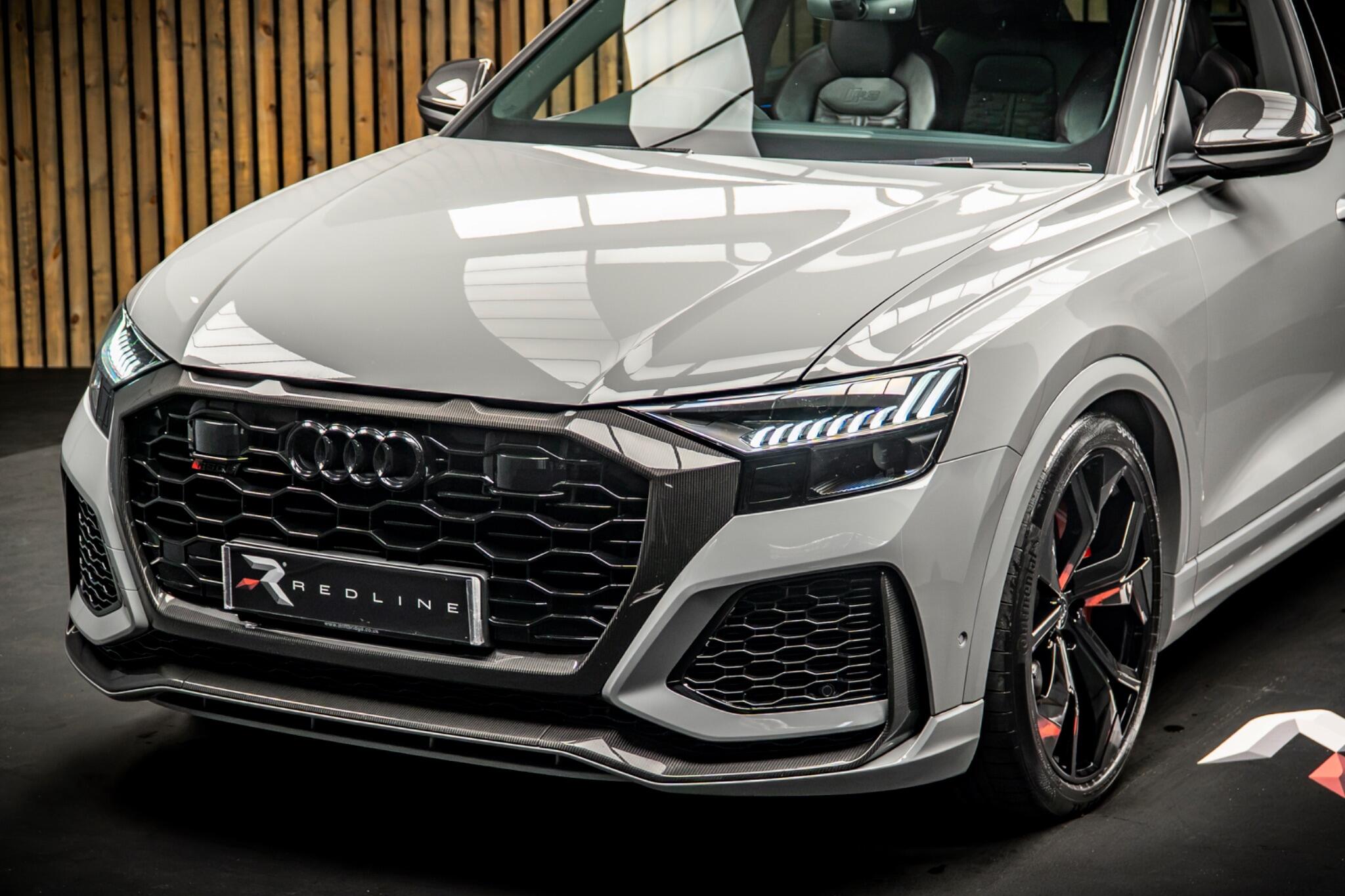 Audi RS Q8 view 14