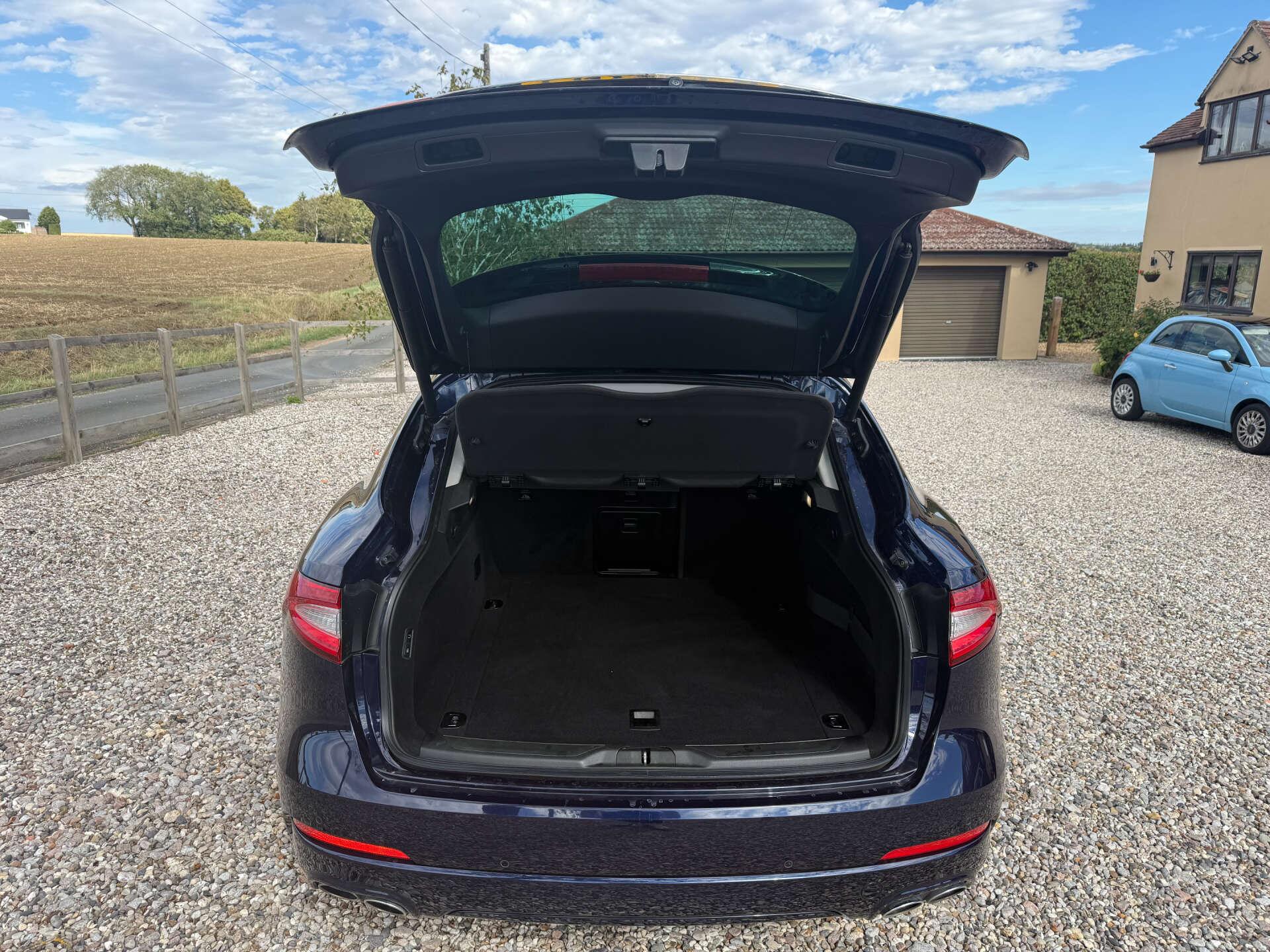 Maserati Levante view 14