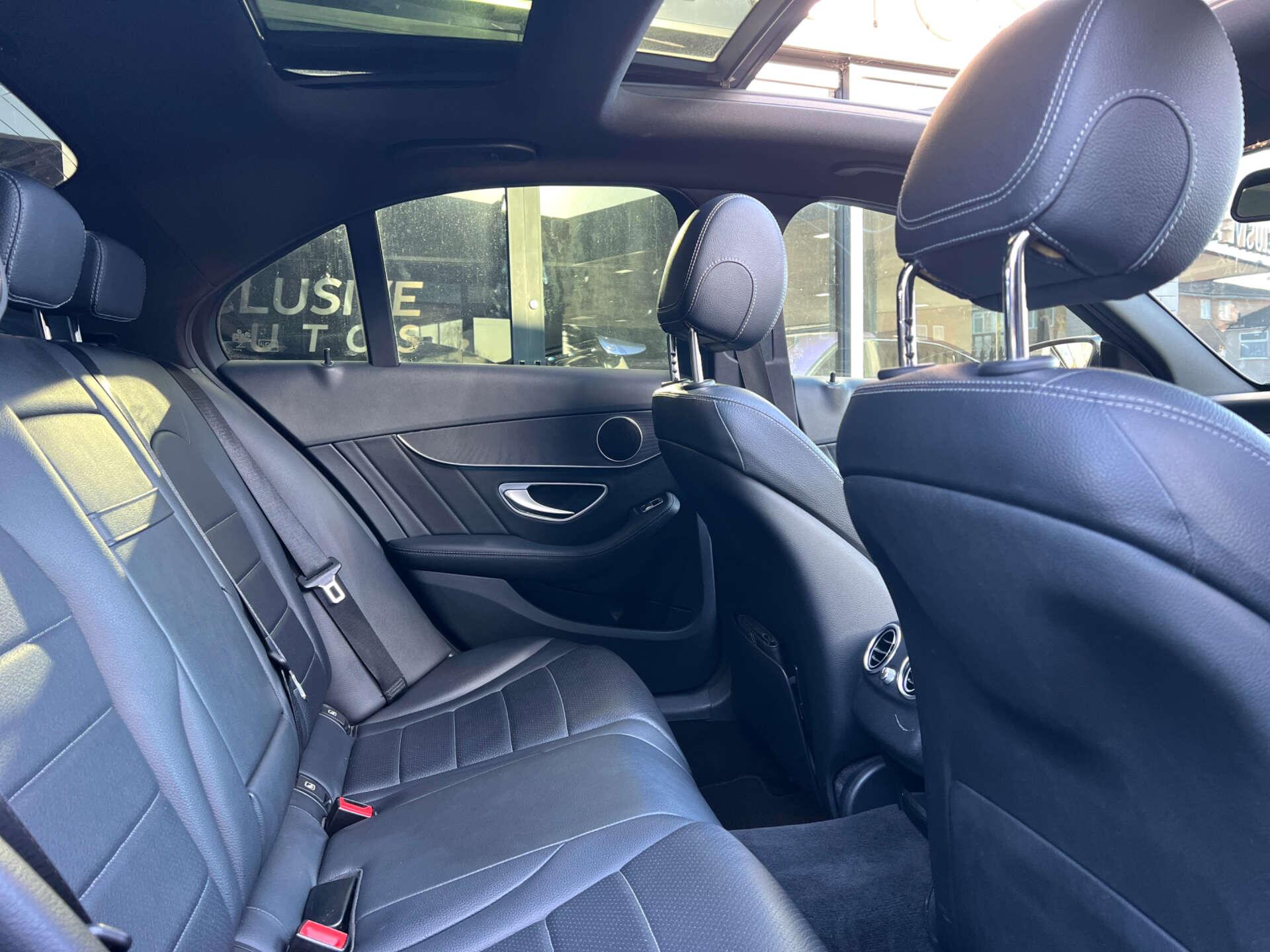 Mercedes-Benz C-Class view 23