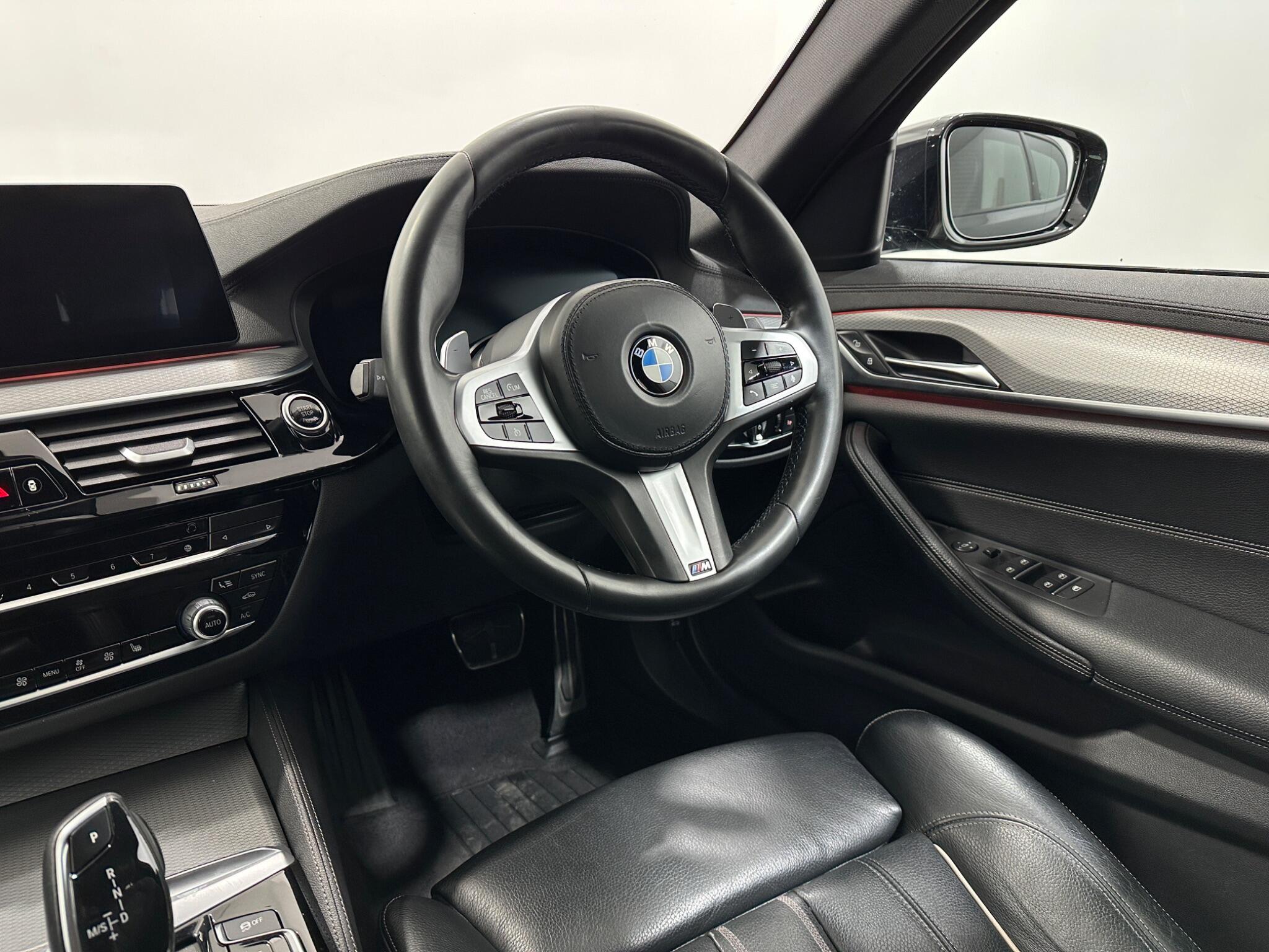 BMW 5 Series view 12