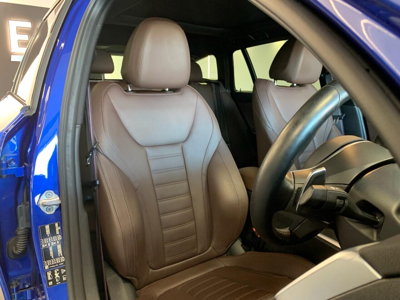BMW 3 Series view 23