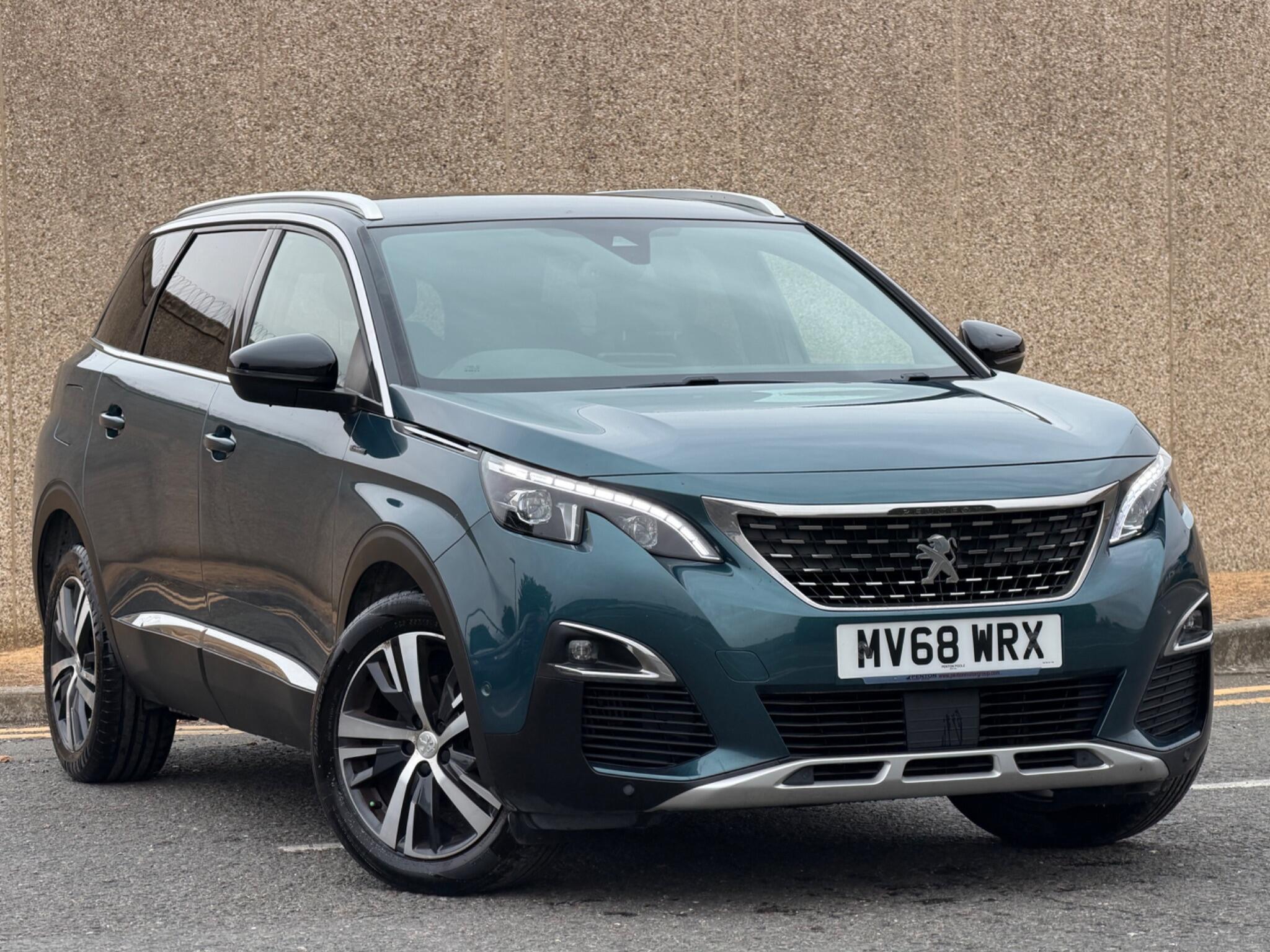 Peugeot 5008 main image