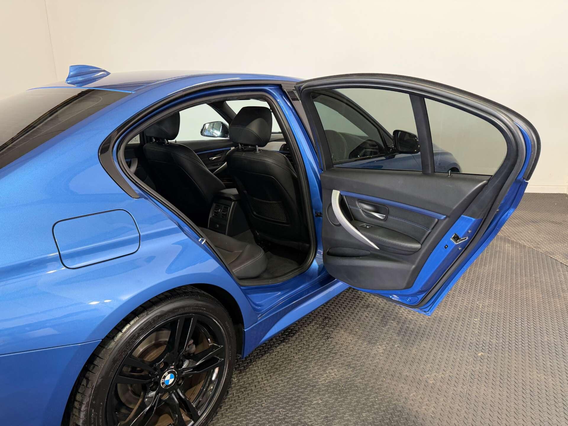 BMW 3 Series view 51