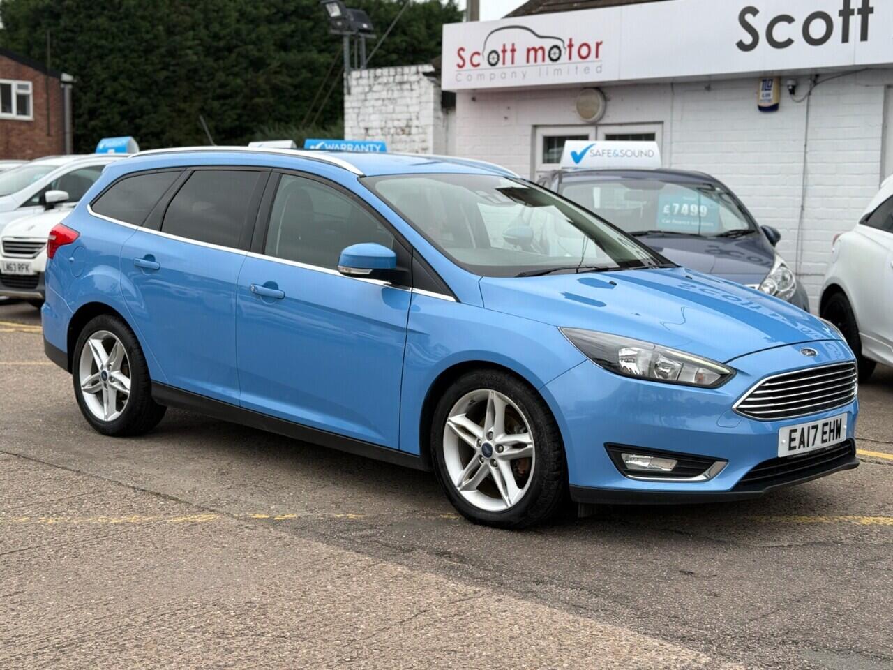 Ford Focus view 10