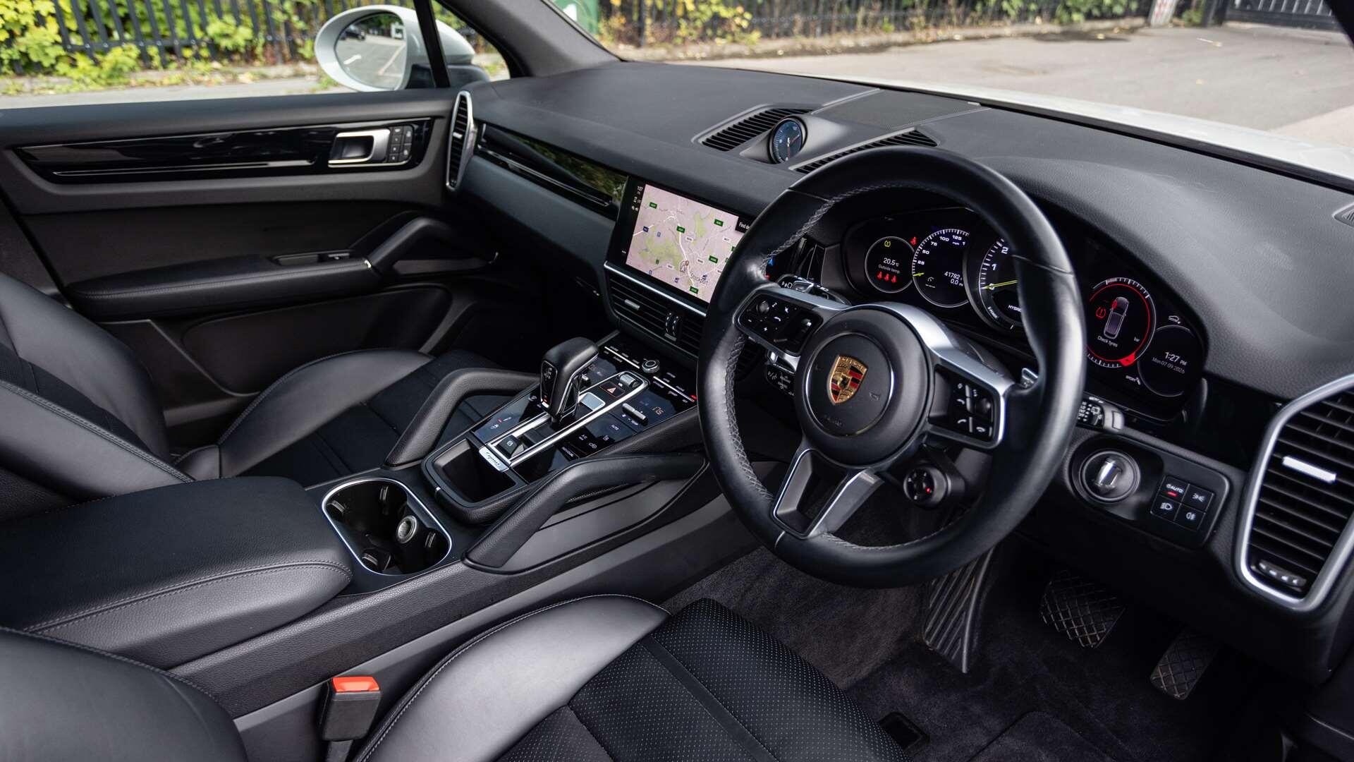 Porsche Cayenne view 14