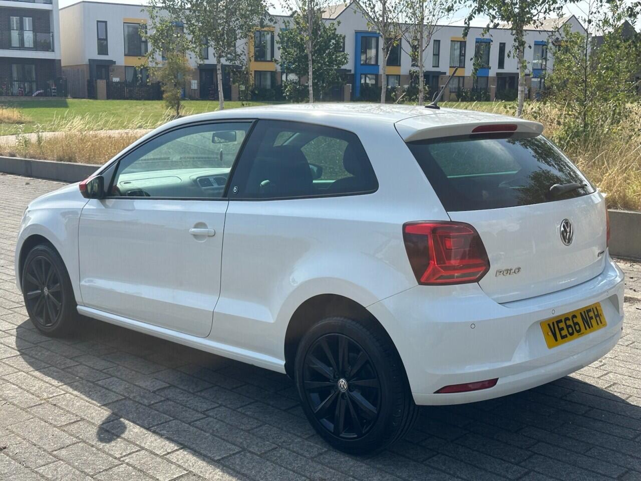 Volkswagen Polo view 10