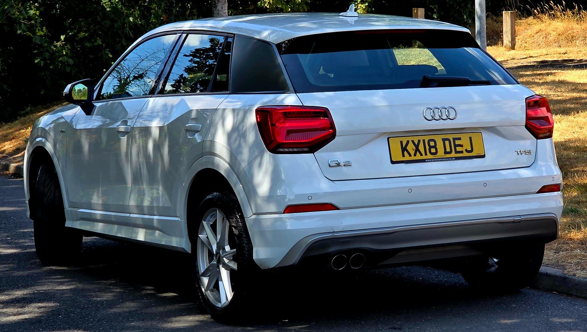 Audi Q2 view 26