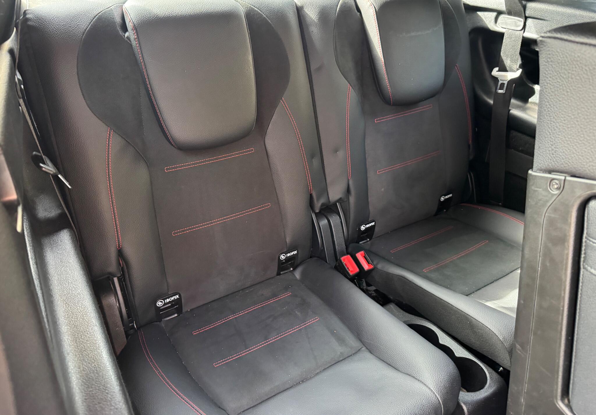 Mercedes-Benz GLB view 38