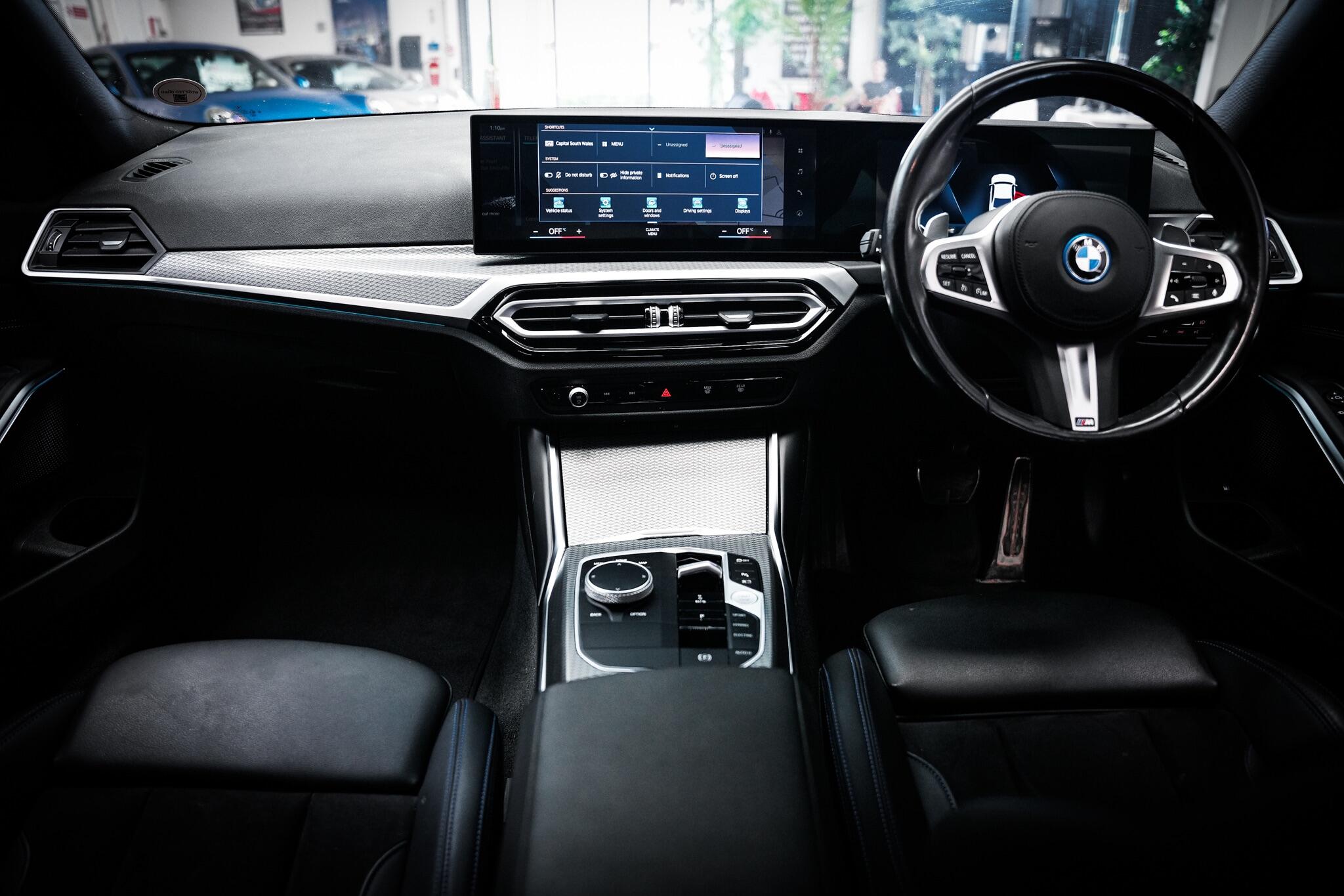 BMW 3 Series view 21