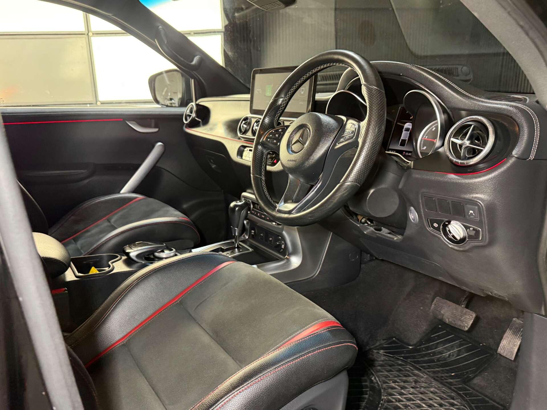 Mercedes-Benz X Class view 24