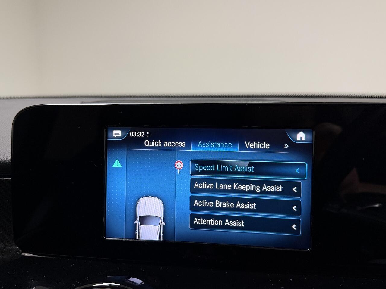 Mercedes-Benz GLB view 17