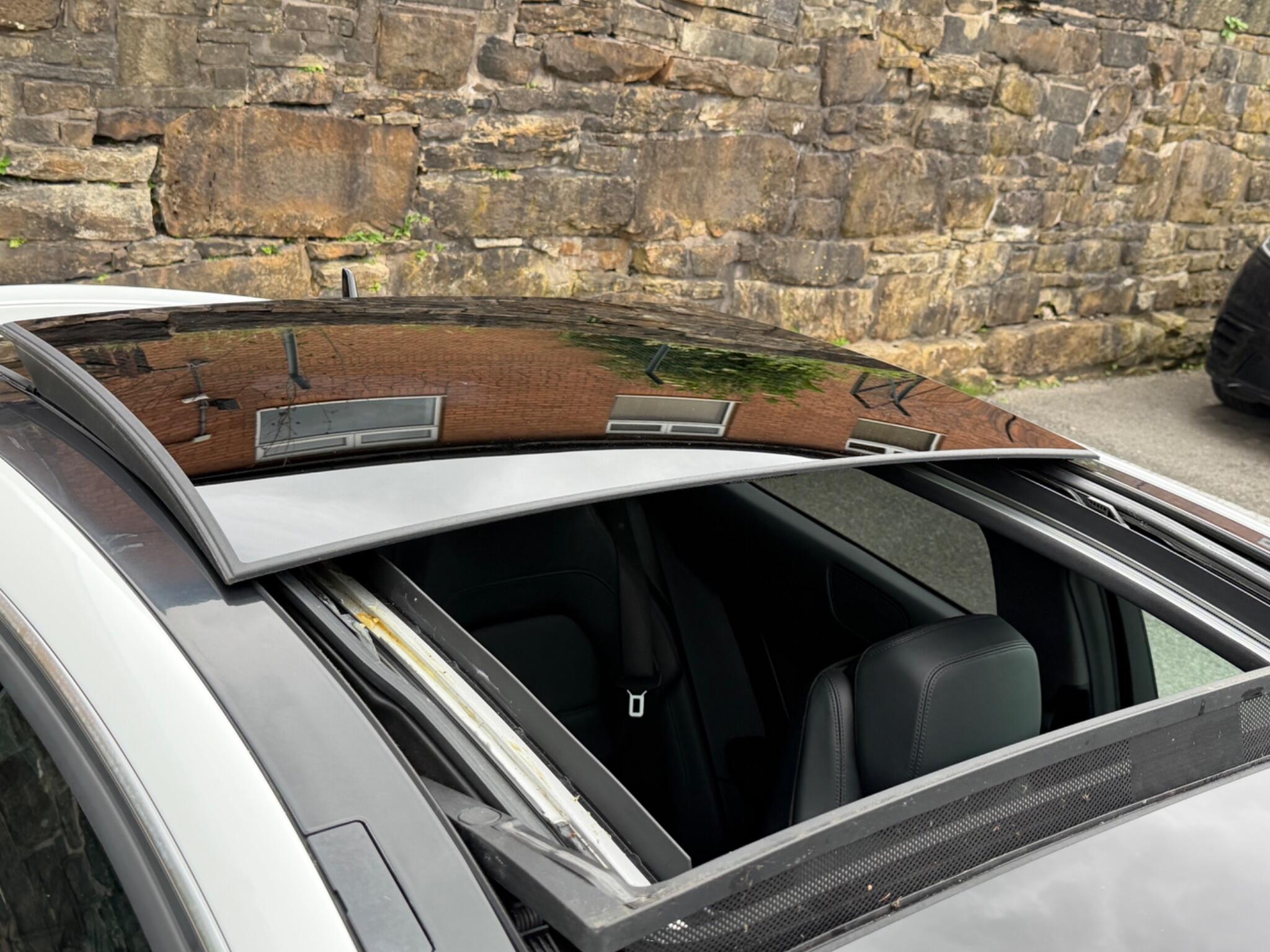 Mercedes-Benz C-Class view 9