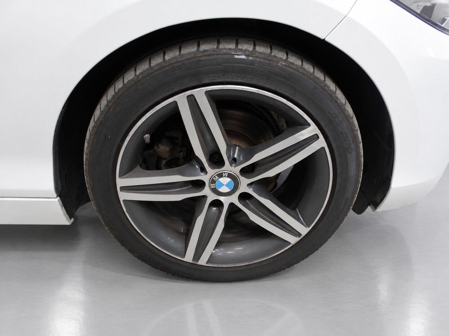 BMW 2 Series view 44