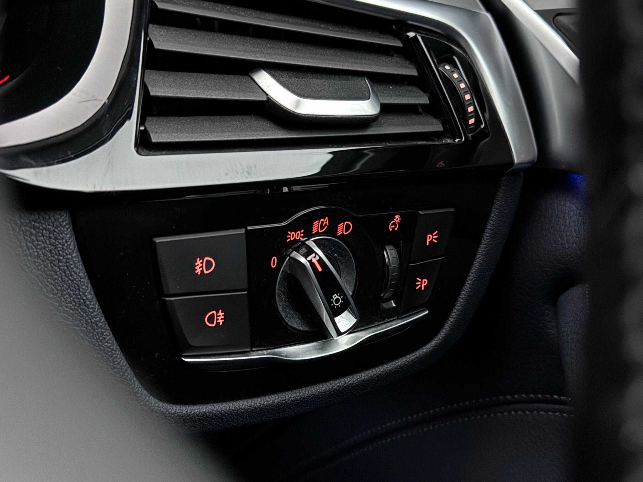 BMW 5 Series view 16