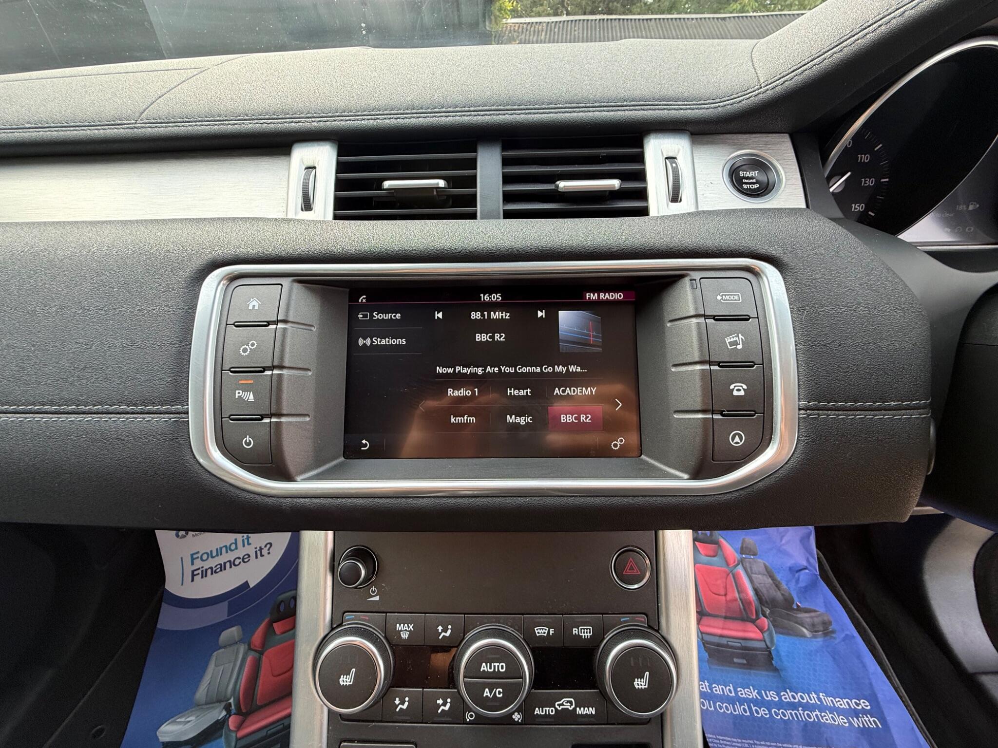 Land Rover Range Rover Evoque view 32
