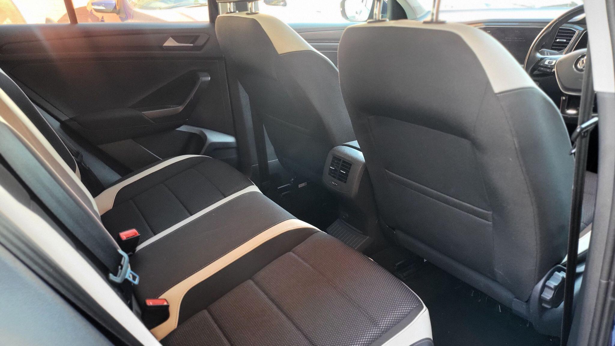 Volkswagen T-Roc view 20