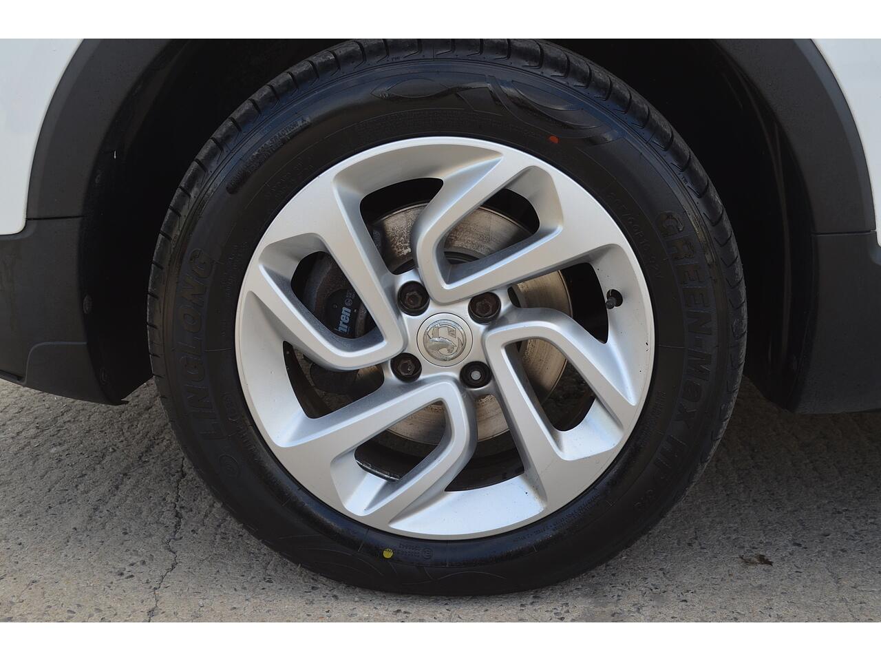 Vauxhall Crossland X view 33
