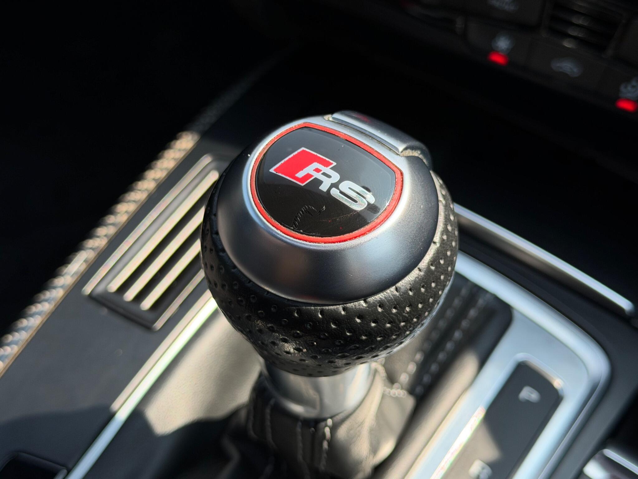 Audi RS4 view 45