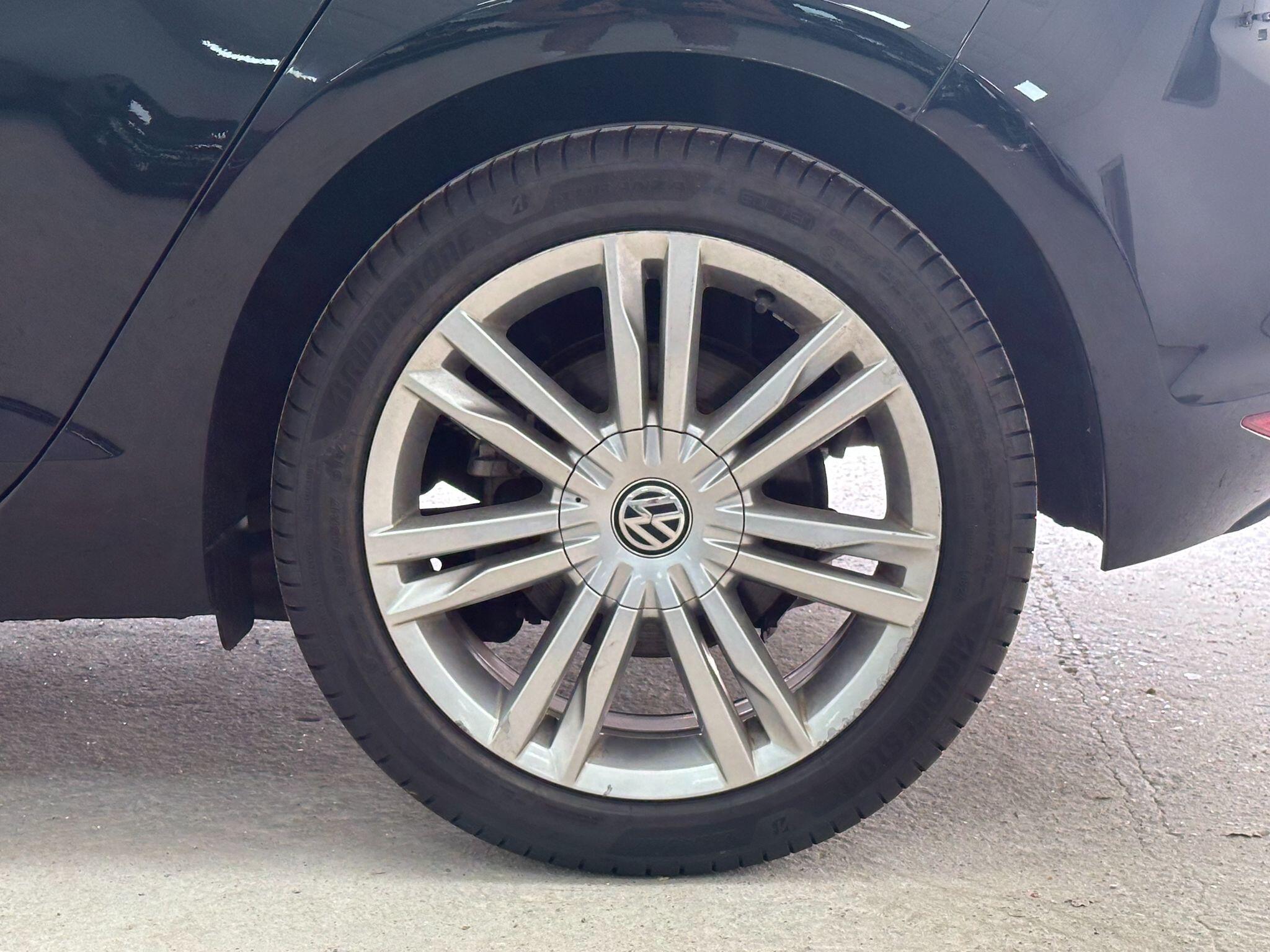 2015 Volkswagen Golf image 39